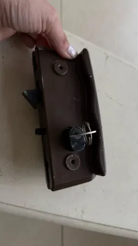 Fechadura para porta de vidro de correr