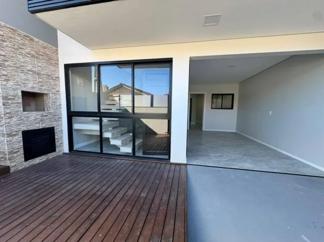 Sobrado com 3 Dormitórios, 1 Suíte, 120 m², à venda por R$ 900.000 - Armação, Penha (SC)