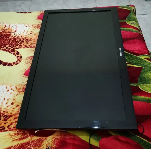 TV LCD SAMSUNG COM IMAGEM EMBARALHADA