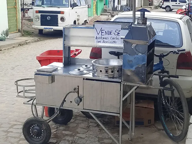Carroça de cachorro quente.batatinha.pastel.churasco