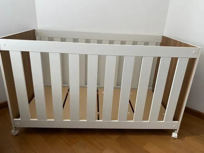 Berço Aconchego Com Rodízios 3 Alturas - 1.33 m x 77.5mm x 64.8cm