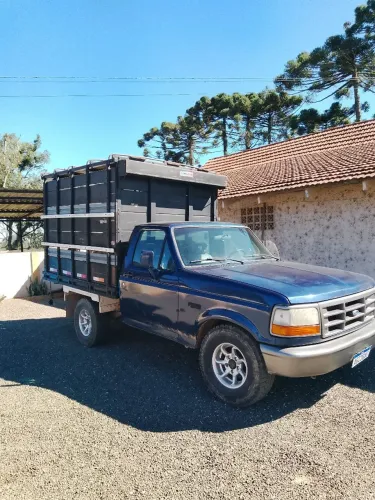 Ford F-1000 XLT CE 4.9i 1996