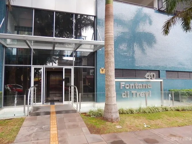 sala com 39,36 m² de área privativa, com 01 banheiro, piso porcelanato, próximo ao fórun. 