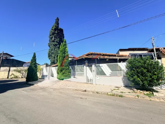 Casa à venda em Serra-ES, Parque Residencial Laranjeiras: 4 quartos, 1 suíte, 2 salas, 5 b