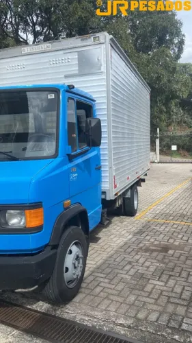 mercedes benz mb 710 ano 2003 com bau reliquia
