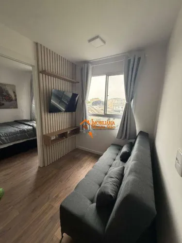 Apartamento com 2 dormitórios para alugar, 36 m² por R$ 2.741/mês - Vila das Bandeiras - G