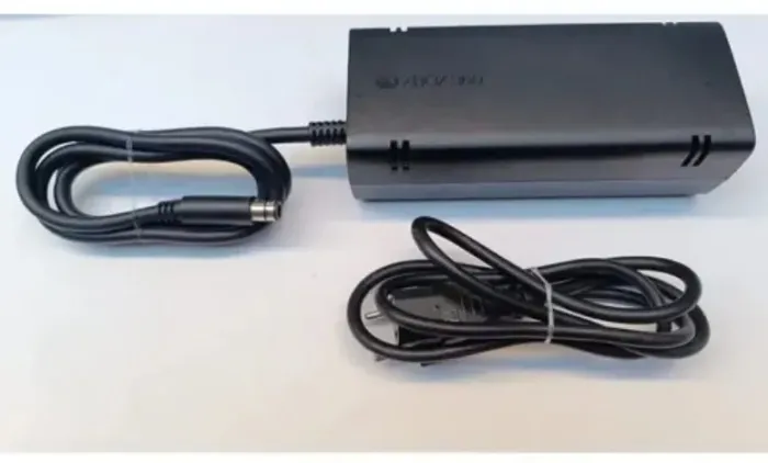 Fonte Original Xbox 360 Microsoft / Bivolt 1 Pino