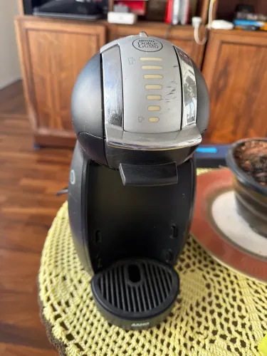 Dolce gusto com mola/borracha do reservatório frouxa