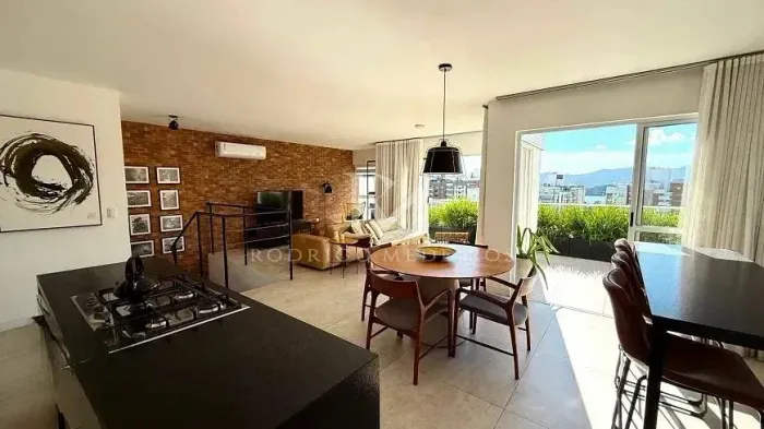 Cobertura Duplex de Alto Padrão com Vista para o Mar | Agronômica  Florianópolis