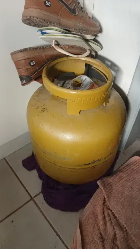 Gas