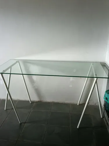 Mesa para escritório. 