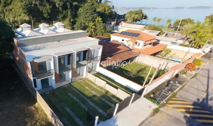 asa Duplex a 50m da Orla do Marine em Maricá: 2 Quartos, Varanda Gourmet, Quintal e Garage
