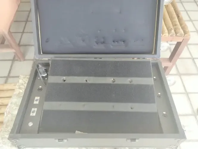 PEDALBOARD, HARDCASE, RODINHAS, FONTE ROWIN, 2 FILTROS DE LINHA (FUSÍVEL INDIV), LED, CABO