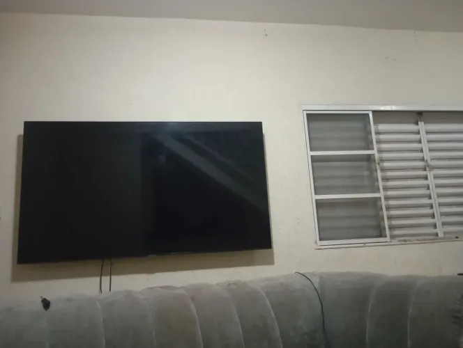 Televisão Samsung 68 polegadas 