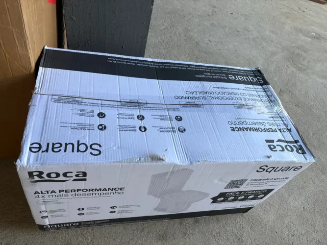 Roca Kit Vaso Sanitário com Caixa Acoplada e Assento Soft Close Square - novo na caixa