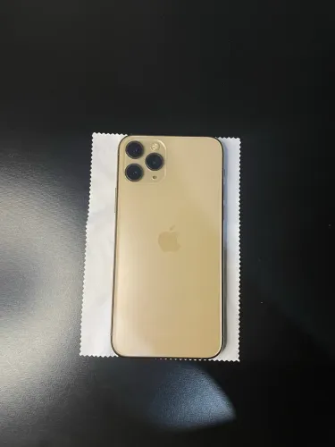 iPhone 11 Pro (1.150,00 pra voar logo)