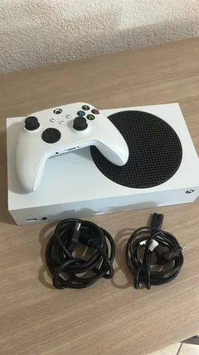 Xbox Series S - IMPECÁVEL