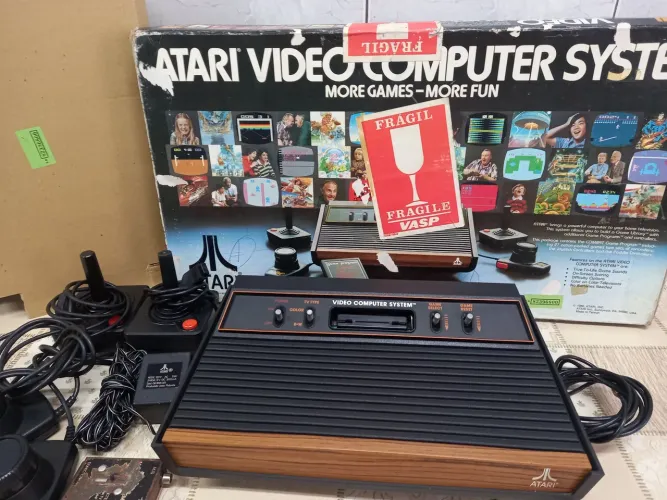 Atari 2600 tarja marrom