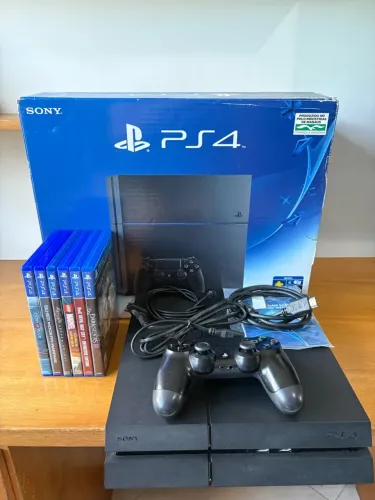 PlayStation 4 (PS4) - 500 GB - 6 jogos