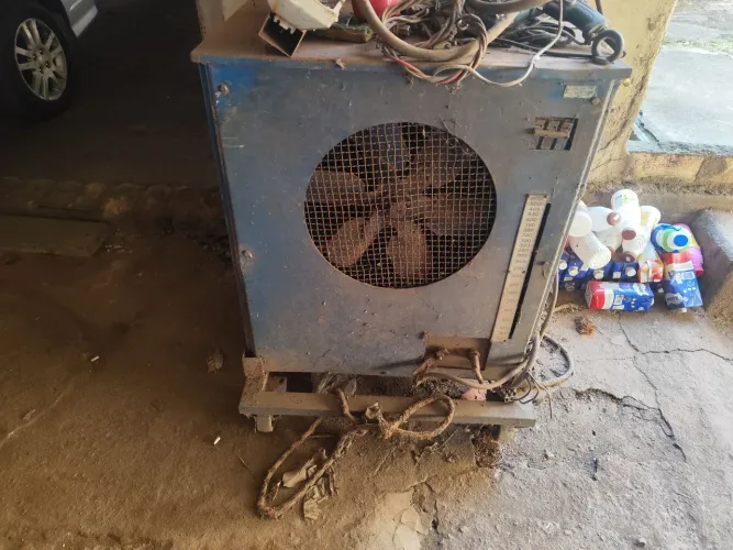 Vendo máquina retificadora de solda 500 amperes bi fasica