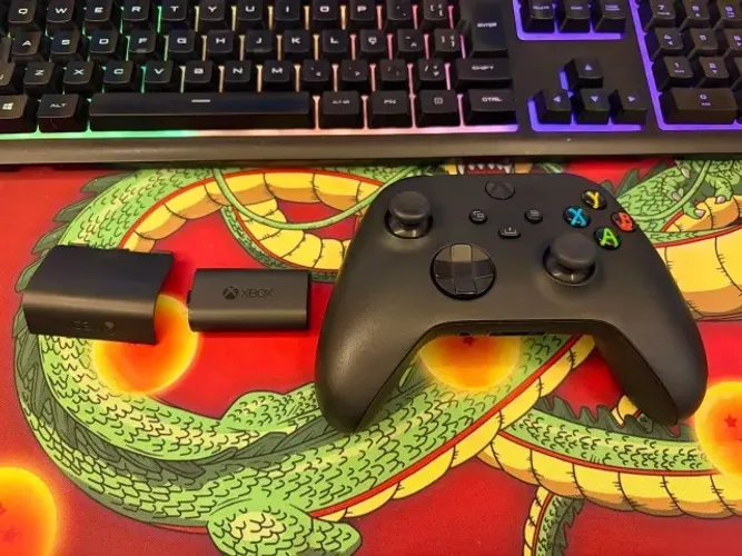 Controle Xbox Series X/S Preto Original + Bateria Recarregável Original