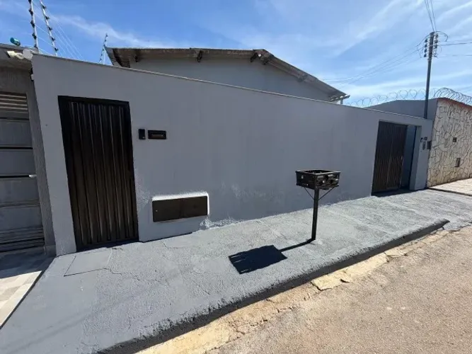 ALUGA-SE CASA NO MARACANANZINHO PROXIMO AO CENTRO