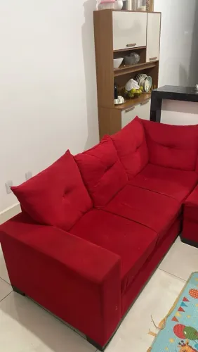 VENDE-SE SOFÁ VERMELHO DE CANTO SUPER CONSERVADO 4 LUGARES