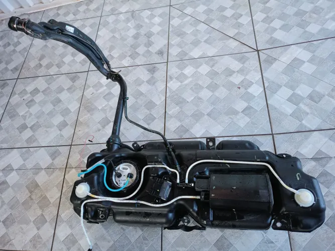 Tanque combustível UP TSI 2020 completo 