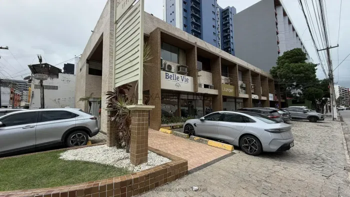 GALERIA BELLAGIO NA PONTA VERDE. Sala comercial com lavabo e 23 m²