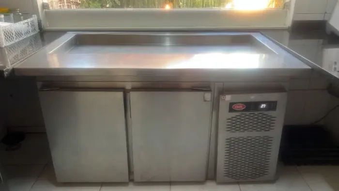 CÂMARA DUAS PORTAS + PISTA FRIA INOX COZIL