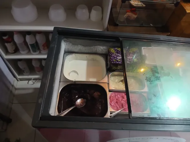 Freezer com tampa de vidro 