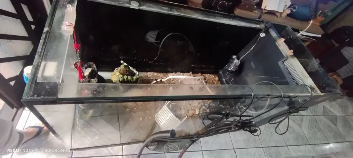 Vendo aquário 300 litros 