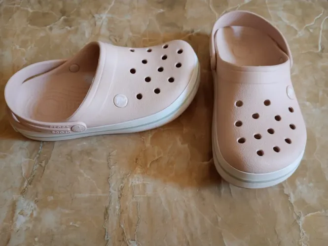 sandália crocs crocband quartz rosa 36/37
