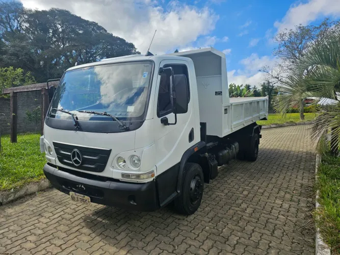 Mercedes Benz Accelo 1016 Caçamba