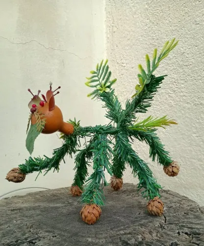 Boneco articulado Criatura do Pinheiro