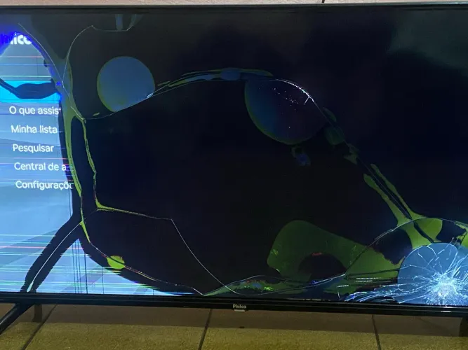 Vendo TV 42 polegadas para retirar peças 