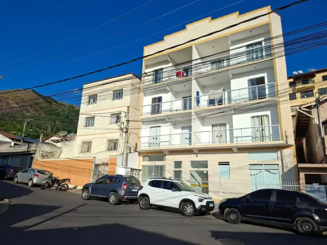 Imóvel para aluguel possui 50 metros quadrados com 2 quartos em Centro - Valença - RJ