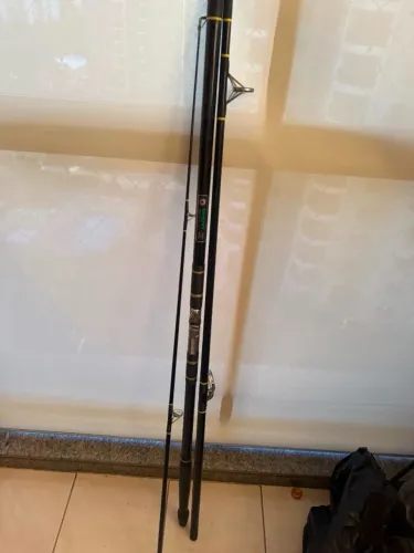 Vara de Pesca Daiwa 4,00 m (13 ft) - Linha 6-12 lb - Excelente estado