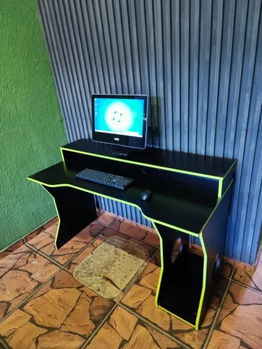 PC All in one 2gb hd 160gb Wifi tela 19 polegas + Mesa Gamer