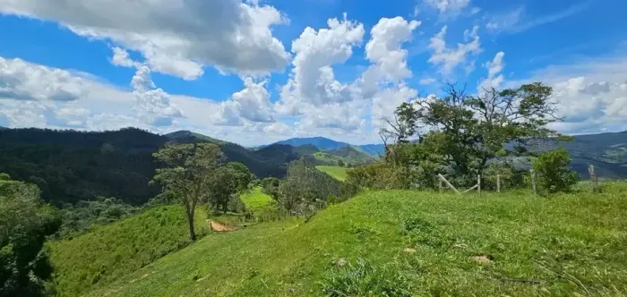 Sítio de Beleza Encantadora, com 48.000m², em Delfim Moreira/MG, com Vista deslumbrante!!!