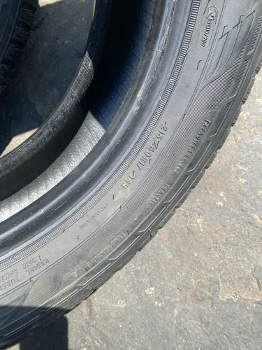 Par de pneu Goodyear 215/65R17 SUV
