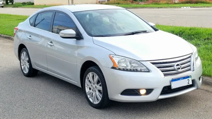 Nissan Sentra SL 2.0/ 2.0 Flex Fuel 16V Aut. 2015