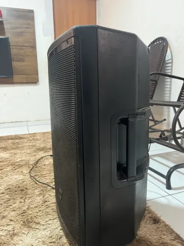Caixa Ativa JBL 15 Polegadas 500W RMS EON615 Bivolt