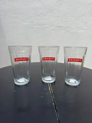 COPO SMIRNOFF VIDRO
