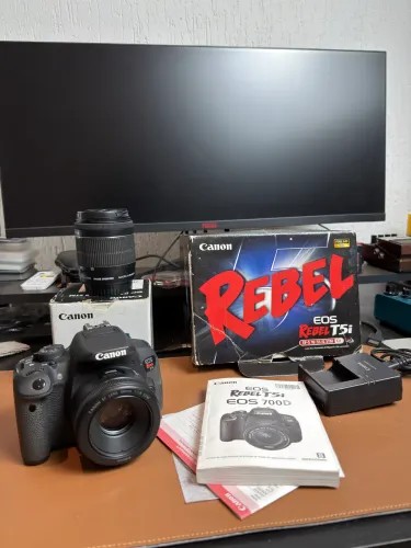 Canon T5i + 2 lentes kit + 50mm 