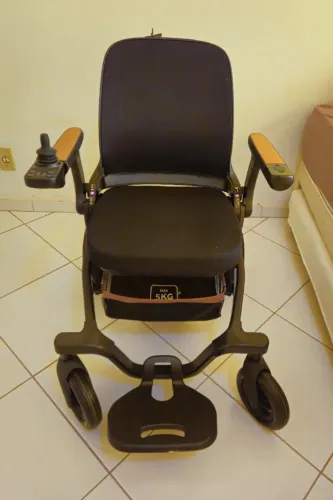 Cadeira Motorizada PowerLite Slim cor preta