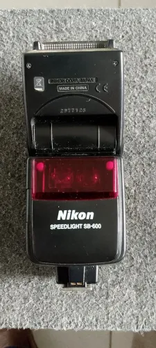 Flash Nikon sb600