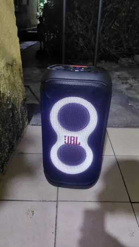 JBL PARTYBOX stage 320 (usada por 2 meses)