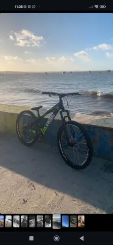 Vendo viking aro vmax troco em iPhone 13 outra em outra bike tmb