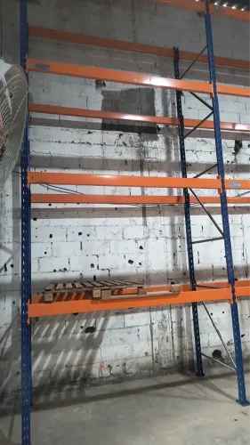 PORTA PALETE USADO - Torre de 3m e longarinas de 2.30m. Oportunidade. Pronta entrega.